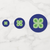 青い紙吹雪上の幾何学的4枚葉クローバー コンフェッティ (裏面)