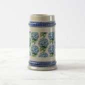 青い紫陽花の花の房 ビールジョッキ (中央)