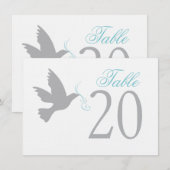 青い結婚式のテーブルナンバーが付いた灰色の鳩 招待状 (正面/裏面)