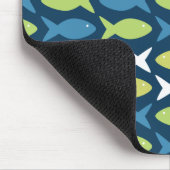 青い緑と白のかわいい魚の柄 マウスパッド (コーナー)