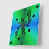 青い緑の虹の上の黒い蝶 スクエア壁時計 (傾斜)