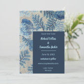 青い縫い目の花柄 ウェディング セーブ・ザ・デート (スタンド正面)