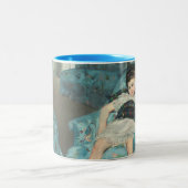 青い肘掛け椅子の小さな女の子、1878年(oi ツートーンマグカップ (中央)