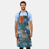 青い背中に森林動物とシームレスな模様 エプロン (着用した状態)