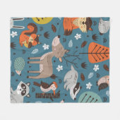 青い背中に森林動物とシームレスな模様 フリースブランケット (正面(横))