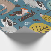 青い背中に森林動物とシームレスな模様 ラッピングペーパー (角)