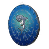 青い背景おもしろいに微笑むサメ ダーツボード (正面右)