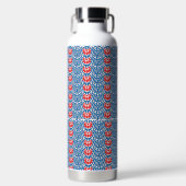 青い背景にデザインが赤と白ある ウォーターボトル (正面)