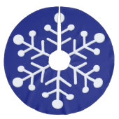 青い背景に大きな雪の結晶クリスマス ブラッシュドポリエステルツリースカート (正面)