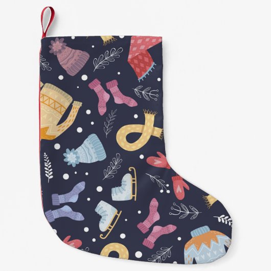 青い背景に暖かい冬の風物。ニットc スモールクリスマスストッキング (正面)