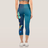 青い背景に浮かぶ金色の蝶 カプリレギンス (裏面)