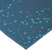 青い背景に浮かぶ金色の蝶 テーブルクロス (アングル)