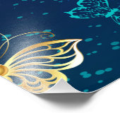 青い背景に浮かぶ金色の蝶 フォトプリント            (角)