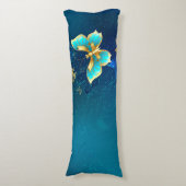 青い背景に浮かぶ金色の蝶 ボディピロー (正面縦)