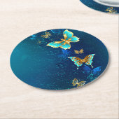 青い背景に浮かぶ金色の蝶 ラウンドペーパーコースター (アングル)