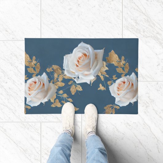 青い背景に白いバラ離れと金ゴールド ドアマット (室内)