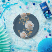 青い背景に白いバラ離れと金ゴールド ペーパープレート (パーティー)