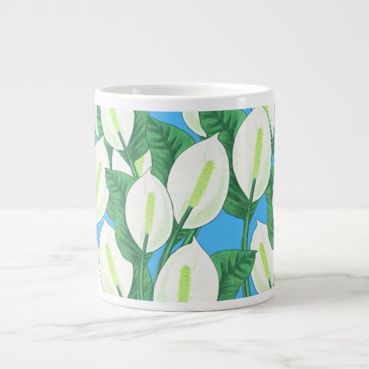 青い背景に白い平和淡い色ののユリ ジャンボコーヒーマグカップ (正面)
