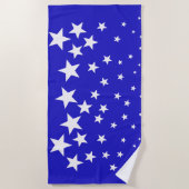 青い背景に白い星模様 ビーチタオル (正面)
