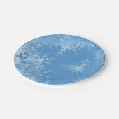 青い背景に白い雪の結晶のクリスマス・ウィンター・パーティー ペーパープレート (アングル)