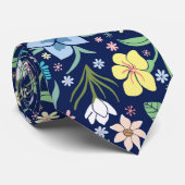 青い背景に美しい花の模様 ネクタイ (ロール)