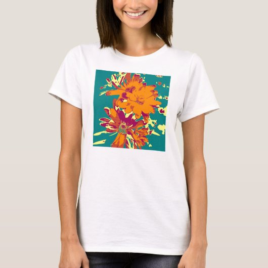 青い背景に花 Tシャツ (正面)