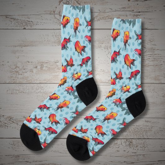 青い背景に赤と黄色の魚 ソックス