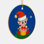 青い背景のキュートなクリスマスエルフと星 セラミックオーナメント (右)