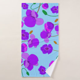 青い背景のパッ淡い色のバーポピー薄紫 バスタオル