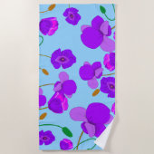 青い背景のパッ淡い色のバーポピー薄紫 ビーチタオル (正面)