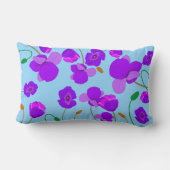 青い背景のパッ淡い色のバーポピー薄紫 ランバークッション (裏面)