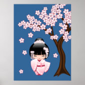 青い背景のピンクの着物の可愛いこけし人形 ポスター (正面)