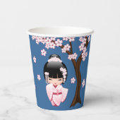 青い背景のピンクの着物の可愛いこけし人形 紙コップ (裏面)