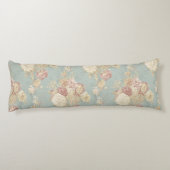 青い背景のピンク色の白い赤面バラ ボディピロー (裏面)