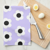 青い背景の可愛い黒と白の花 キッチンタオル (四つ折り)