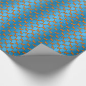 青い背景の小さなオレンジ色の猫 ラッピングペーパー (角)