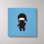青い背景の投げ星を持つ小さな忍者 キャンバスプリント (正面)