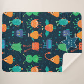 青い背景の楽しいカラフルエイリアンパターン(子供向け) シェルパブランケット (正面(横))