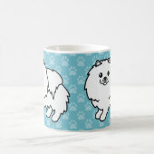 青い背景の白いふわふわのポメラニアン犬 コーヒーマグカップ (中央)
