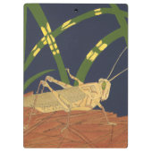 青い背景の緑の草の中のバッタ クリップボード (裏面)