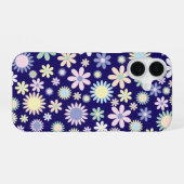 青い背景の花柄 iPhone 16ケース (裏面横)