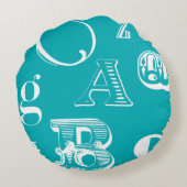 青い背景の装飾的な手紙 ラウンドクッション (裏面)