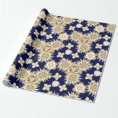 青い背景を持つリバティ模様のクリーム花 ラッピングペーパー (アンロールド)