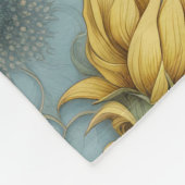 青い背景を持つ淡い色の黄色のひまわり フリースブランケット (角)