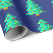 青い背景を持つ8ビットグリーンクリスマスツリー ラッピングペーパー (ロールコーナー)