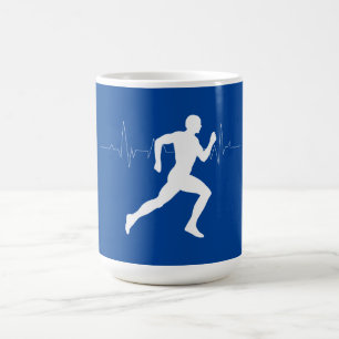 青い背景ランニングに男のランナーのシルエット コーヒーマグカップ