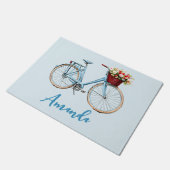 青い自転車春の花オン淡い色の青 ドアマット (アングル)