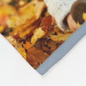 青い花とおばあちゃんの写真 フリースブランケット (角)