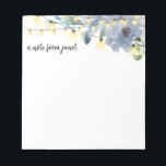 青い花と妖精のライパーソナライズされたト ノートパッド<br><div class="desc">この美しいメモ帳は、文字列ライトと水色の花を特徴とする。パーソナライズを追加するには、テンプレート型枠。フォント、スタイル、色またはレイアウトを変更するには、「さらに」に設定するカスタマイズオプションを選択する。</div>