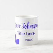 青い花の鳩の名前タイトル年20XX職業 コーヒーマグカップ (中央)